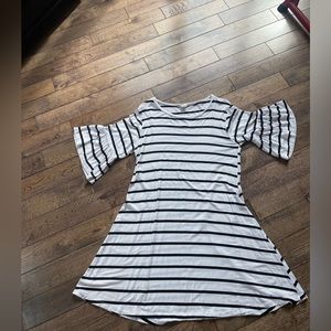 - - Belle sleeve stripped shift dress L